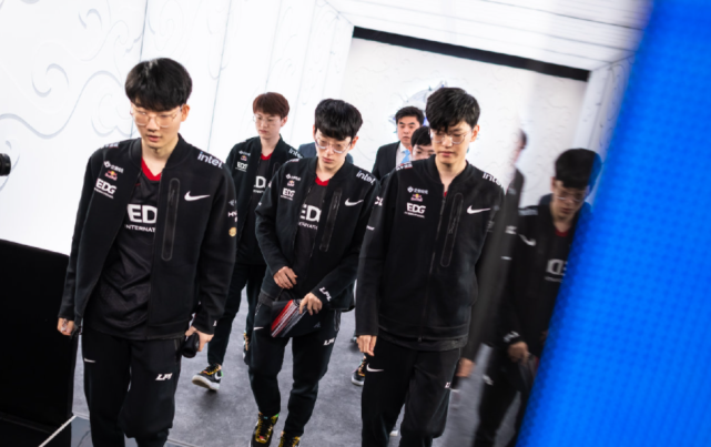 国足的表现 国足的表现