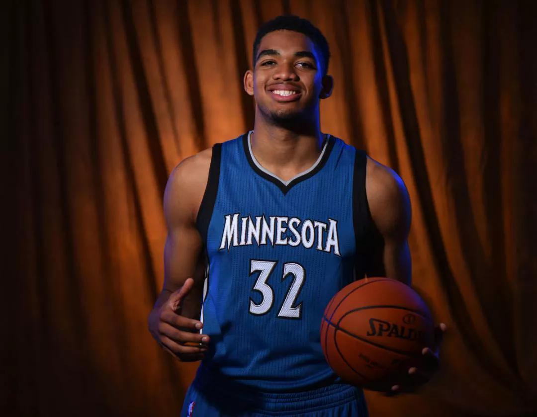 现迎来了首 现迎来了首