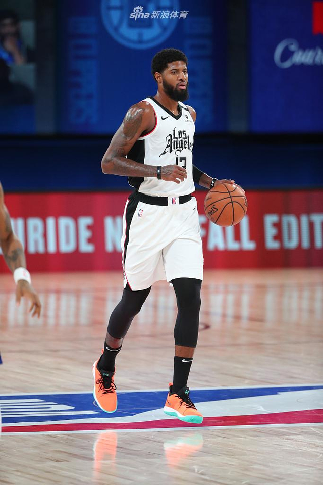 右后卫人选 右后卫人选